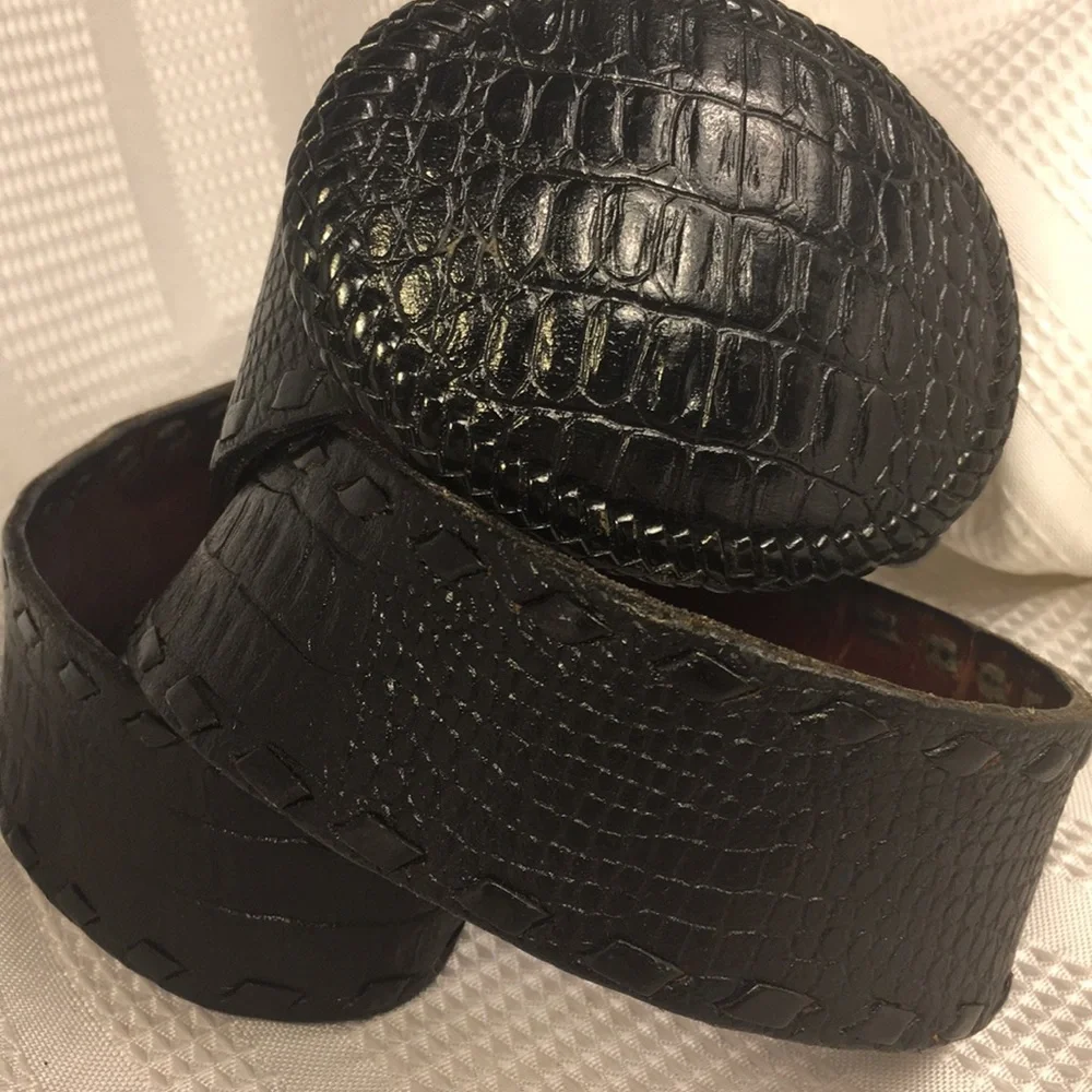 Alligator pattern leather belt w/buckle woven edge
